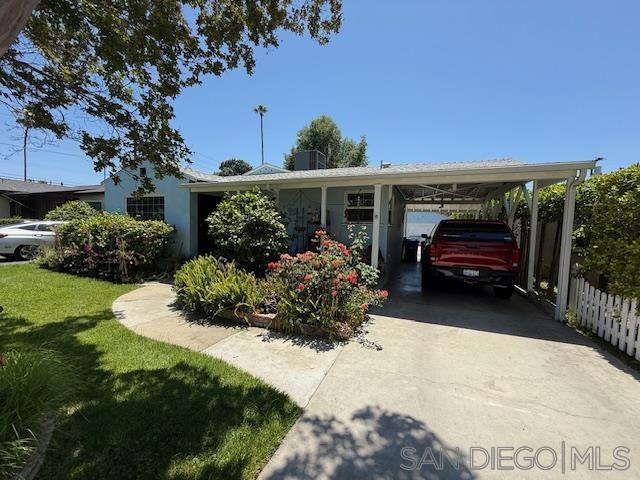 14308 Miranda St, Van Nuys CA: https://media.crmls.org/mediaz/08182a1a-89ee-4a4b-a84a-de01650b0dbb.jpg