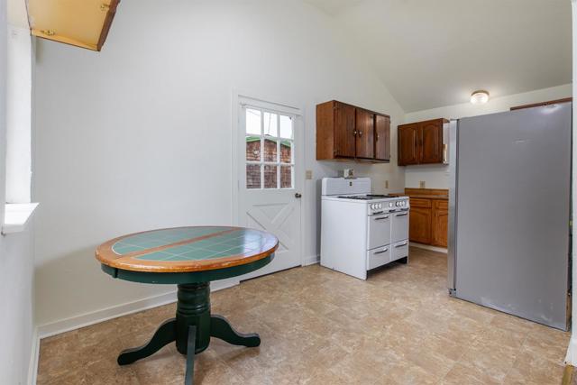 723 Pine Street, Santa Cruz CA: https://media.crmls.org/mediaz/0818d46a-5dcc-4bb3-bcd3-f4b433a383dc.jpg