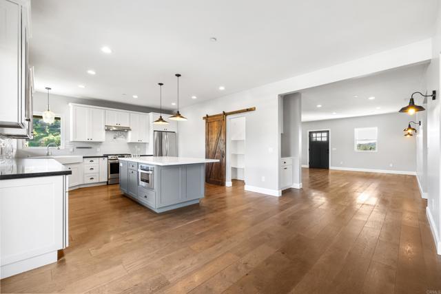 3024 Gopher Canyon Rd, Vista CA: https://media.crmls.org/mediaz/0819089c-47f9-4b1e-adfa-a6d3e5e84622.jpg