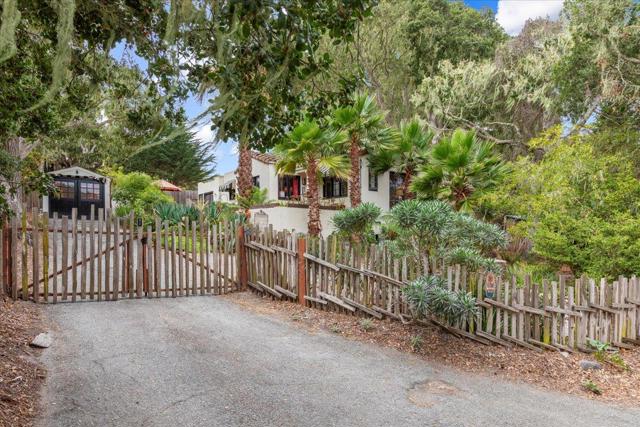989 Madison Street, Monterey CA: https://media.crmls.org/mediaz/081931ba-f38d-4439-a363-c00151e8f8a4.jpg