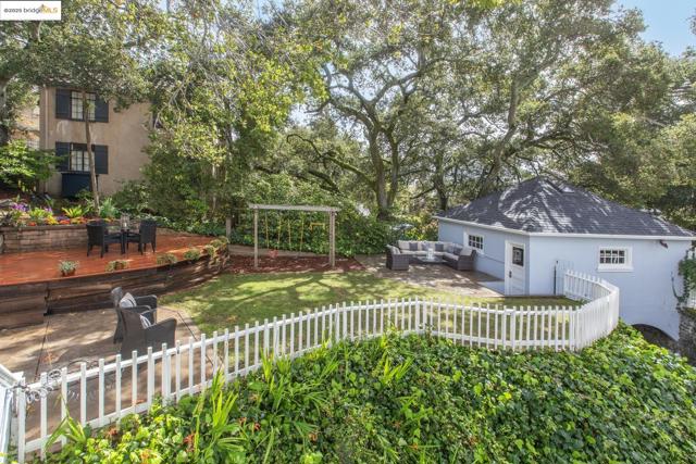 1 Brookside Avenue, Berkeley CA: https://media.crmls.org/mediaz/08197c63-88a4-419d-863f-b6a8e2e75c1e.jpg