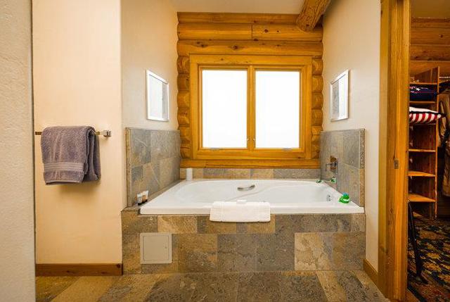 2081 Ponderosa Way, Murphys CA: https://media.crmls.org/mediaz/081ace96-5fc8-4104-bae9-8bfe7bb45b66.jpg