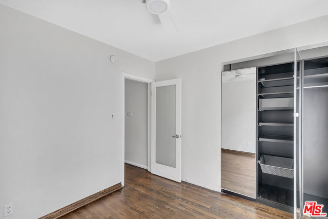 2073 VINE Street, Los Angeles CA: https://media.crmls.org/mediaz/081af997-4415-4982-b834-9cf4b5edcb29.jpg