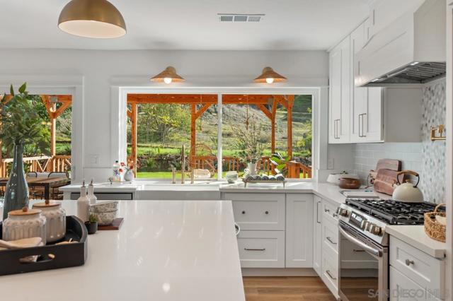 1155 Pepper Dr, El Cajon CA: https://media.crmls.org/mediaz/081ba65b-34ff-437d-8c5a-df7341496098.jpg