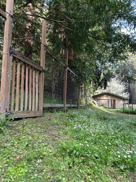450 Bernstein Drive, Boulder Creek CA: https://media.crmls.org/mediaz/081bbfcc-a9a7-4821-aca2-5ecacc99c4fa.jpg