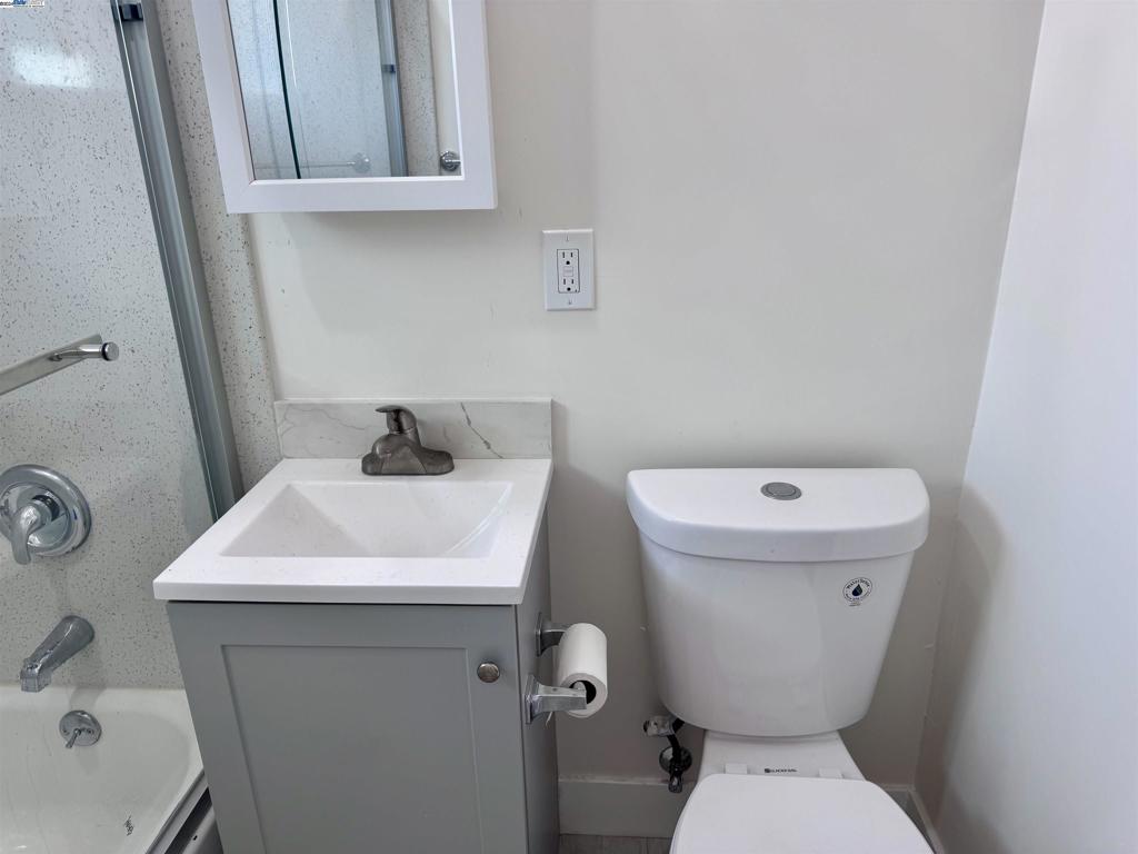 https://media.crmls.org/mediaz/081bc1a3-9bf2-493f-b53b-69ec4f46193e.jpg?preset=X-Large