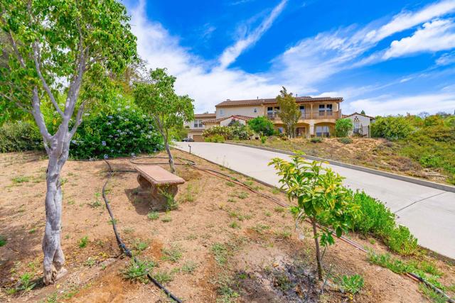 1964 Tracy Ct, Fallbrook CA: https://media.crmls.org/mediaz/081be25d-6ae8-41e7-ba46-f125ee558c4a.jpg