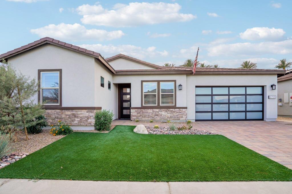51725 Pinnacle Vista Drive