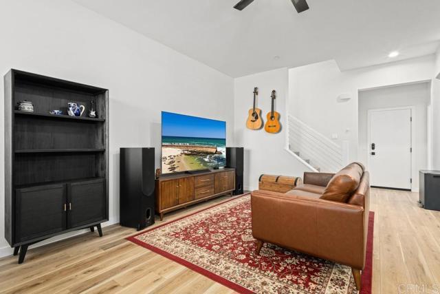 Detail Gallery Image 8 of 39 For 1345 Santa Diana Rd #2,  Chula Vista,  CA 91913 - 4 Beds | 3/1 Baths