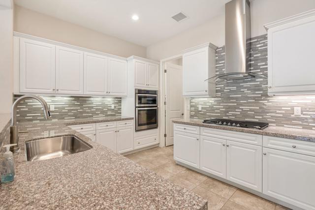 28621 W Natoma Drive, Cathedral City CA: https://media.crmls.org/mediaz/081c60ab-0aba-49b6-a29f-f86ef2c46bfc.jpg