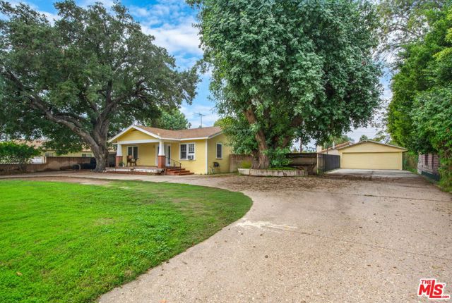 7231 Vanalden Avenue, Reseda CA: https://media.crmls.org/mediaz/081cb705-d316-4aa6-907d-0b226069494e.jpg