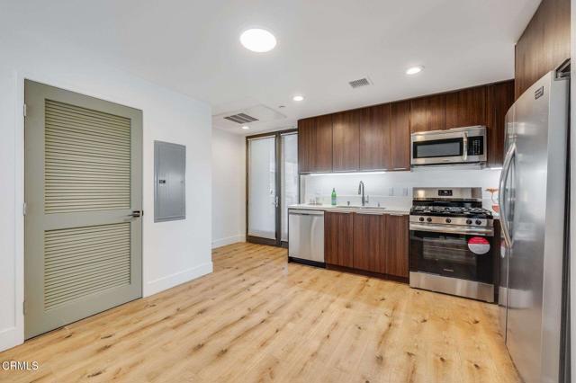 Detail Gallery Image 15 of 26 For 239 S Marengo Ave #302,  Pasadena,  CA 91101 - 1 Beds | 1 Baths