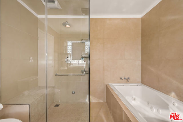 2388 Kimridge Road photo 25