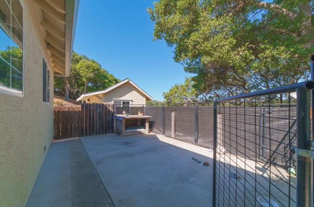 8631 Woodland Heights Court, Salinas CA: https://media.crmls.org/mediaz/081e73d6-e03f-4cd6-a1ce-9c09d5db0532.jpg