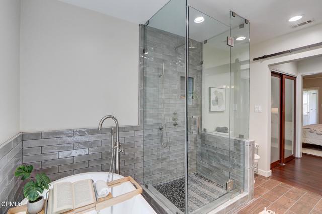 Detail Gallery Image 26 of 37 For 1255 Oak Circle Dr, Glendale,  CA 91208 - 3 Beds | 2 Baths