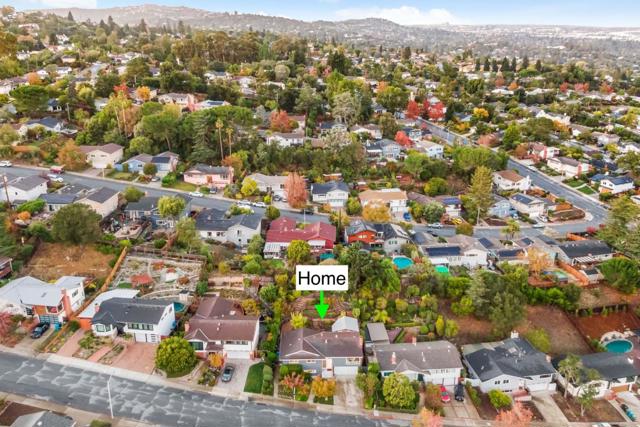 3848 Vineyard Drive, Redwood City CA: https://media.crmls.org/mediaz/081fdc5b-d68a-4992-850d-6af17ee80470.jpg