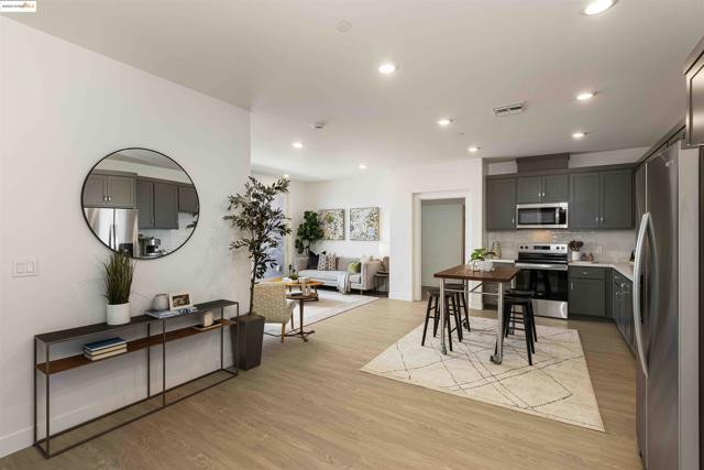 Image 7 of 15 For 500 Somi Ct.  307