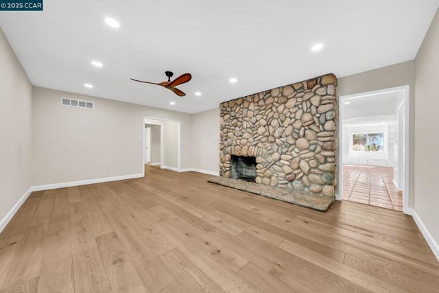 205 Castle Hill Ranch Rd, Walnut Creek CA: https://media.crmls.org/mediaz/082085b9-01a6-4d9b-b881-7fc9a597a520.jpg
