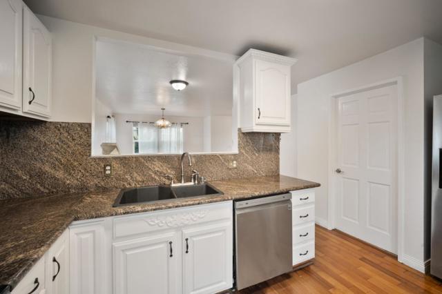 10510 East Court, Oakland CA: https://media.crmls.org/mediaz/0820c70c-c694-4c86-b671-3a39a991098a.jpg