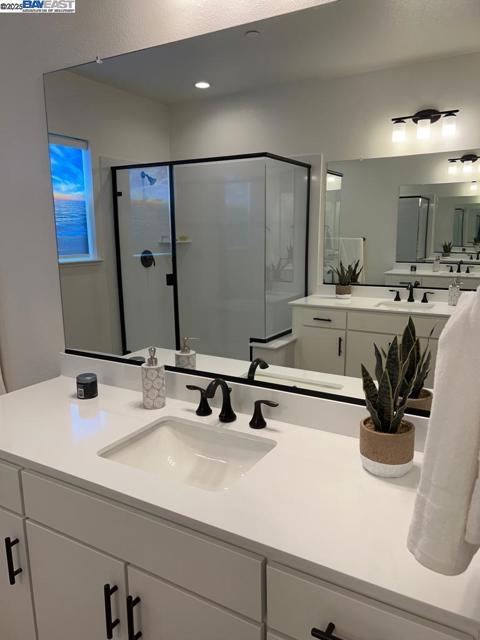 2978 Ellis Town Dr, Tracy CA: https://media.crmls.org/mediaz/082143f3-c398-4386-af2a-371520d407fc.jpg