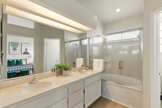 583 Shoal Circle,  CA: https://media.crmls.org/mediaz/082165d9-4bfd-43b9-8505-cdac02dc6ed3.jpg