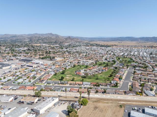 331 Rainier Way, Hemet CA: https://media.crmls.org/mediaz/08218bd8-08b1-4e64-8d14-189e38a429cf.jpg