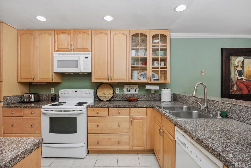 4020 Layang Layang Circle - photo 14