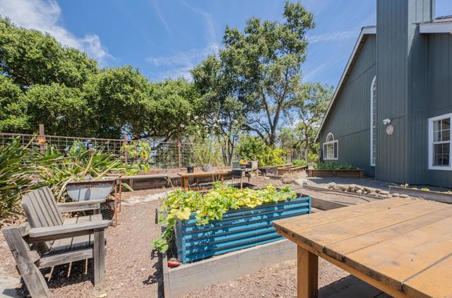 158 Echo Valley Road, Prunedale CA: https://media.crmls.org/mediaz/08226952-b587-4481-8e03-e6330dc2ca7c.jpg