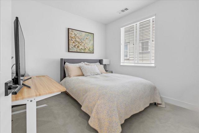 273 Skyview Drive, Marina CA: https://media.crmls.org/mediaz/0822c4f7-4e7c-4ccc-b6f4-df7810d406e6.jpg