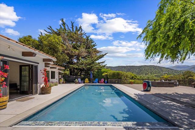 228 Vista Verde, Carmel Valley CA: https://media.crmls.org/mediaz/08234d96-3454-456f-b868-8bbb50918fe9.jpg