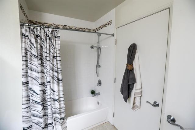 427 9th Avenue, San Diego CA: https://media.crmls.org/mediaz/08237365-d734-42b6-8d69-a36d2ff9e30f.jpg