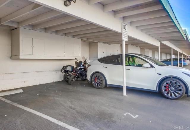 8102 Winter Gardens Blvd, Lakeside CA: https://media.crmls.org/mediaz/0823efe6-7fa4-4b03-9516-77e6ac94a91b.jpg