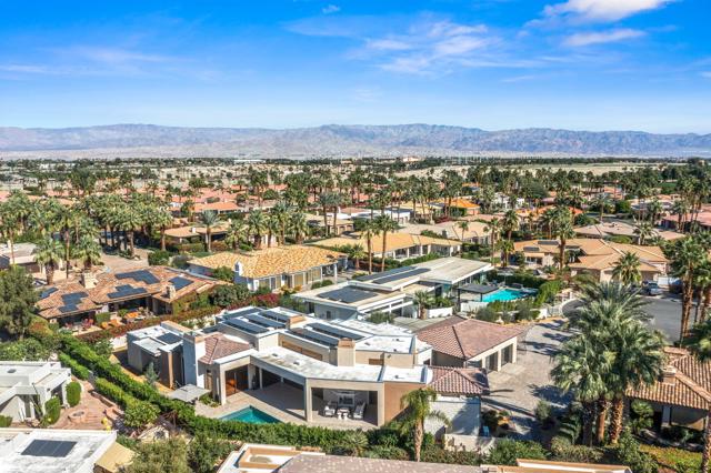 77300 Coyote Creek, Indian Wells CA: https://media.crmls.org/mediaz/08243a49-c3bc-4812-a14c-652878957998.jpg