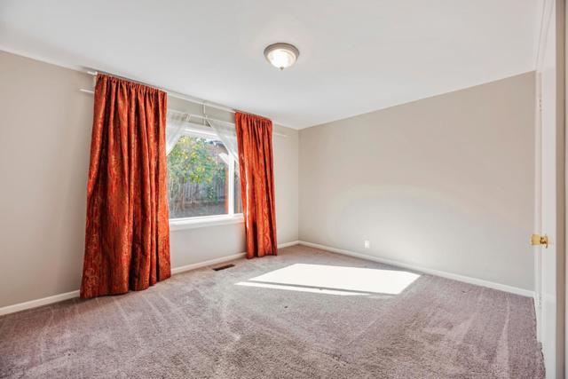 20 Queen Anne Court, Millbrae CA: https://media.crmls.org/mediaz/08249116-dfb5-4a79-9908-2cfb54895288.jpg