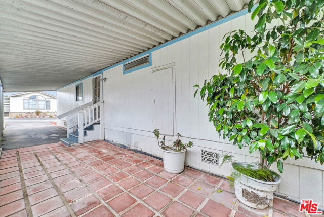 235 S Beach Boulevard, Anaheim CA: https://media.crmls.org/mediaz/08256b47-0aa2-4ce4-8472-364063641239.jpg