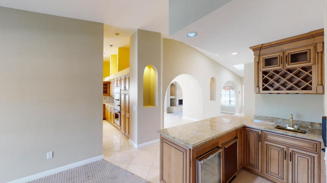 47230 Golden Bush Court, Palm Desert CA: https://media.crmls.org/mediaz/08264ef7-00c9-4713-9df9-3d15137f2cdc.jpg