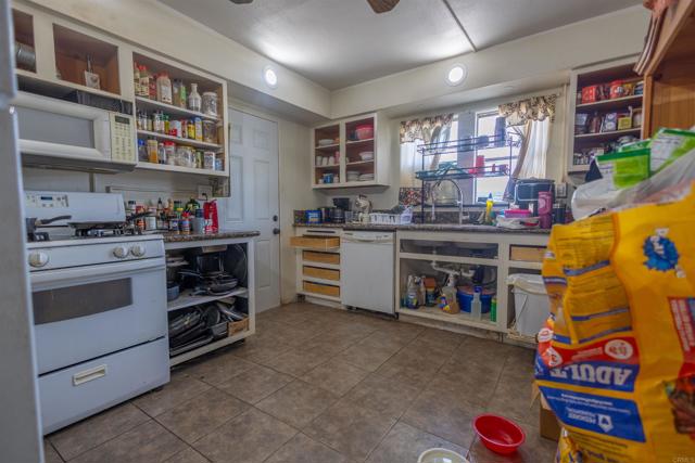 Detail Gallery Image 17 of 35 For 13765 Fremont St, Trona,  CA 93562 - 2 Beds | 1 Baths