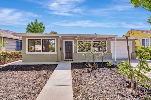 1312 Carlton Avenue, Menlo Park CA: https://media.crmls.org/mediaz/0826ea91-dd2b-46f4-820d-c31be53b5425.jpg