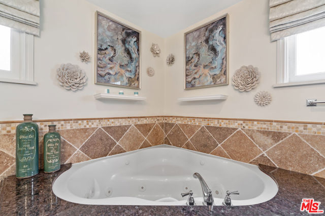 1865 E Villa Street, Pasadena CA: https://media.crmls.org/mediaz/0827093d-3386-41f6-8c21-90665411c566.jpg
