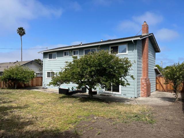 917 Sir Francis Avenue, Capitola CA: https://media.crmls.org/mediaz/08271769-ed8a-466c-b965-6aecfce77940.jpg