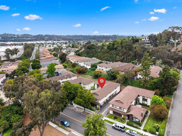 2139 Via Esmarca, Oceanside CA: https://media.crmls.org/mediaz/08276209-bbba-4a60-ac1e-3694ebf4cdb9.jpg