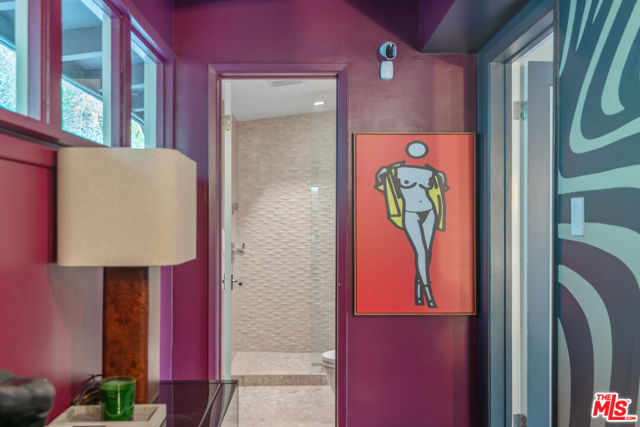 8581 Appian Way, Los Angeles CA: https://media.crmls.org/mediaz/0827853f-c7c4-4c3f-94ec-d8c1d4c282c1.jpg