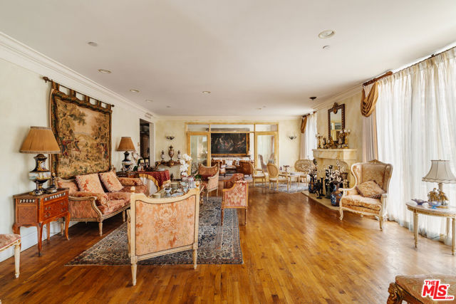 10601 Wilshire Boulevard, Los Angeles CA: https://media.crmls.org/mediaz/082786db-dcaa-4de3-92d8-c1cf0b3a3c71.jpg