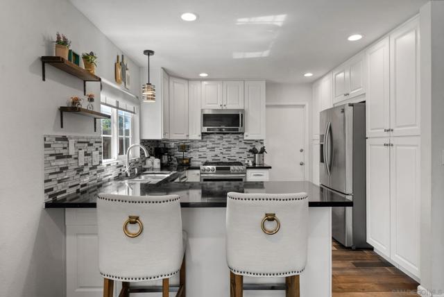 9209 Les Rd, Santee CA: https://media.crmls.org/mediaz/0827ca2c-b8b3-42c4-835e-ae3a7e8a703c.jpg