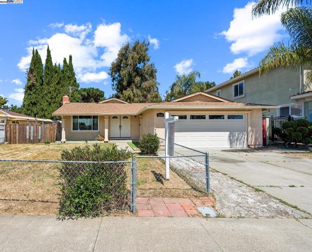 1849 Sherman Dr, Union City CA: https://media.crmls.org/mediaz/0827d9ee-dd92-4ba8-baba-dd33aa1579bf.jpg