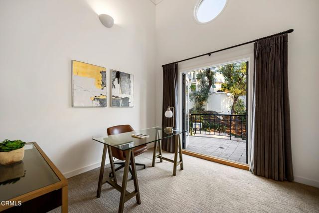 1265 Chateau Road, Pasadena CA: https://media.crmls.org/mediaz/08284ae0-cb1d-4645-9a5c-894feab05eb4.jpg