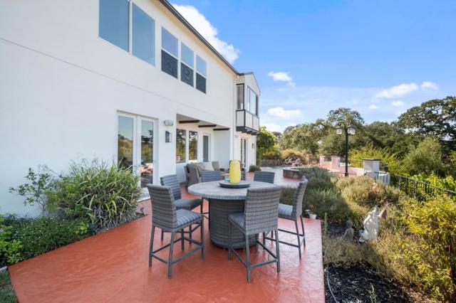 2325 Olea Court, Gilroy CA: https://media.crmls.org/mediaz/0828b030-33ff-4af8-a14d-7726a254f188.jpg