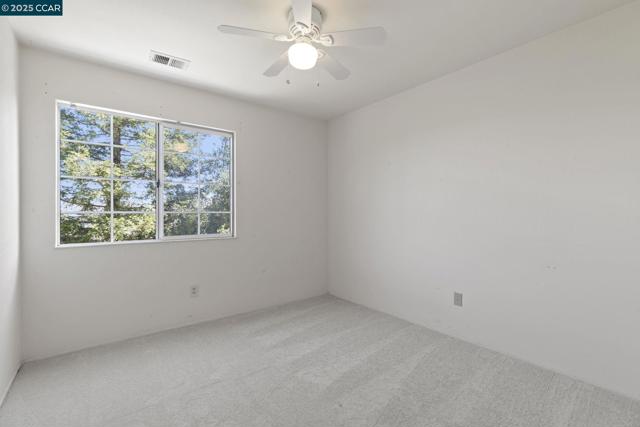 1015 Hidden Oak Ct, Concord CA: https://media.crmls.org/mediaz/0828dbb6-0c58-4363-82f1-e52f1dd59f03.jpg