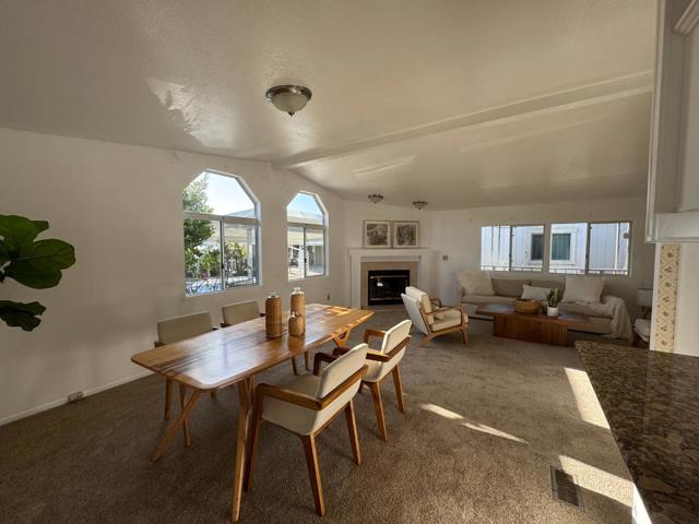 46 Seascape Drive, Half Moon Bay CA: https://media.crmls.org/mediaz/0828e849-fbfd-4a54-936c-83dc904d7e7f.jpg