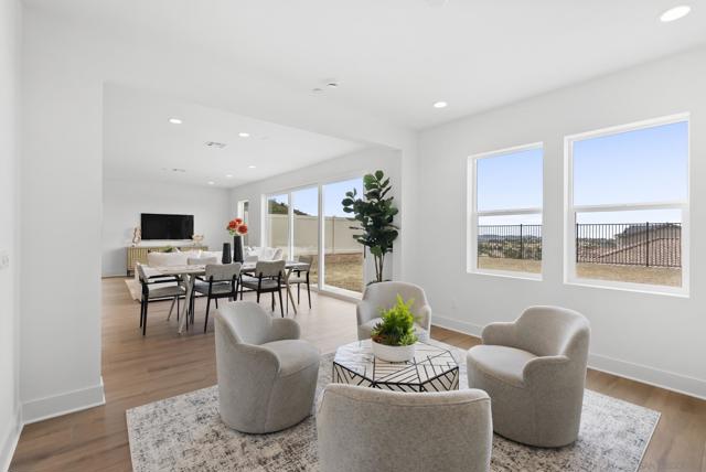 948 Visalia Pl, San Marcos CA: https://media.crmls.org/mediaz/08291373-6b7b-49cf-ad96-bac63353c65e.jpg